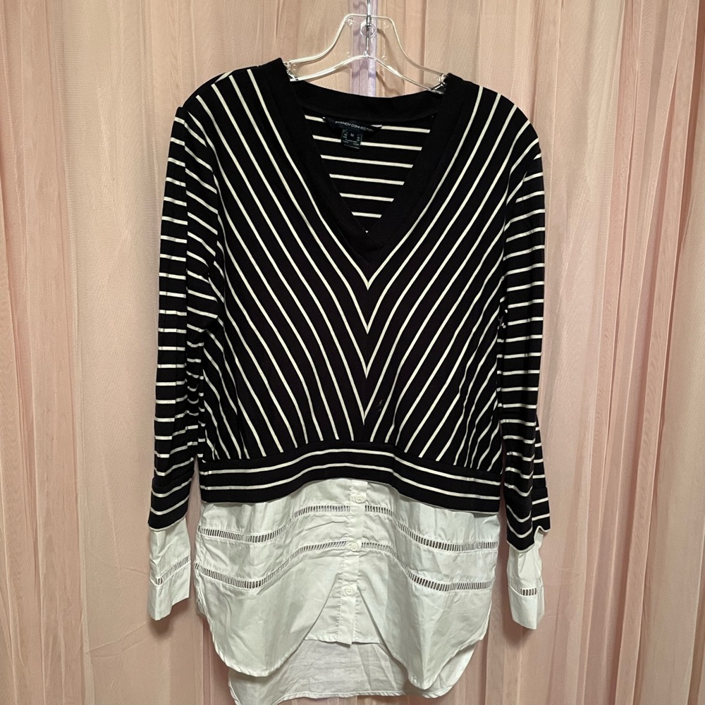 Fence Connections Tim Tim V-Neck Sweater Shirt